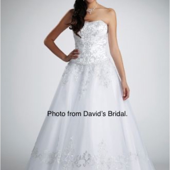 Ballgown Wedding Dress - Sz 8 - Strapless Tulle Satin Bodice - Picture 5 of 11